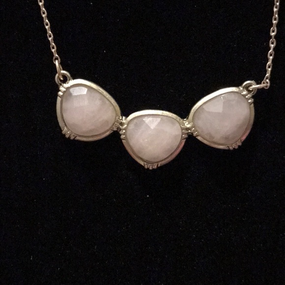 💖Pretty pink necklace💖 - Picture 2 of 3